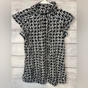 Worthington Stretch Women’s Medium Ruffle Sleeve Mock Neck Top Black White